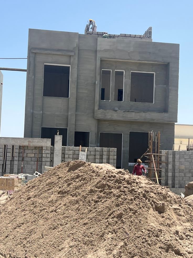 مشروع بناء منزل سكني ضمن خدمات المقاولات العامة والتسليم المفتاح.